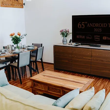 Tarlowska - Free Parking - Near Castle, Main Square & River - 3 Bedroom, Loggia, 2xtv 4k * Cracovia