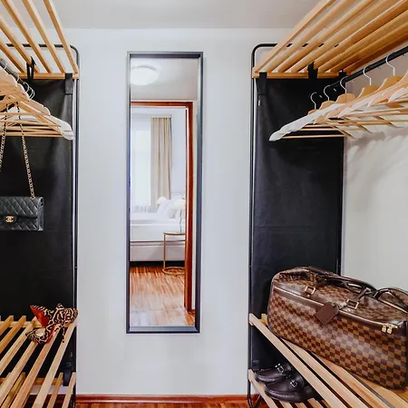 Tarlowska - Free Parking - Near Castle, Main Square & River - 3 Bedroom, Loggia, 2xtv 4k