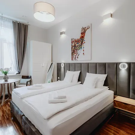 Tarlowska - Free Parking - Near Castle, Main Square & River - 3 Bedroom, Loggia, 2xtv 4k Apartment Krakow