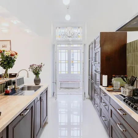 Tarlowska - Free Parking - Near Castle, Main Square & River - 3 Bedroom, Loggia, 2xtv 4k Krakow