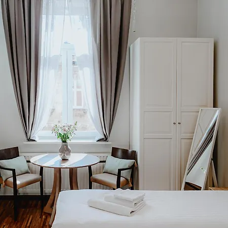 Tarlowska - Free Parking - Near Castle, Main Square & River - 3 Bedroom, Loggia, 2xtv 4k Апартаменты *