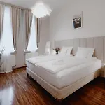 Tarlowska - Free Parking - Near Castle, Main Square & River - 3 Bedroom, Loggia, 2xtv 4k Daire Krakow
